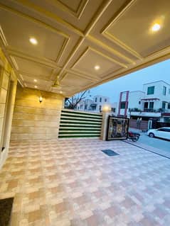 Brand New 10 Marla House Available For Rent In Sector E Bahria Town Lahore 0