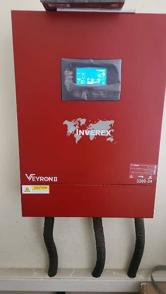 Inverex Vyron 2 , hardly used , almost new 3.2kva 5