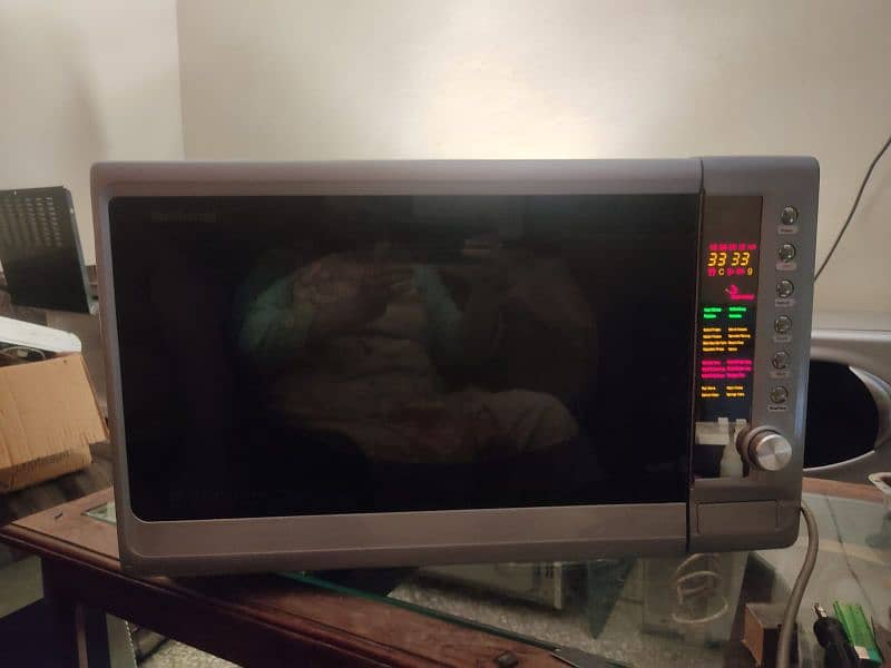Microwave and Baking oven National Like new 1