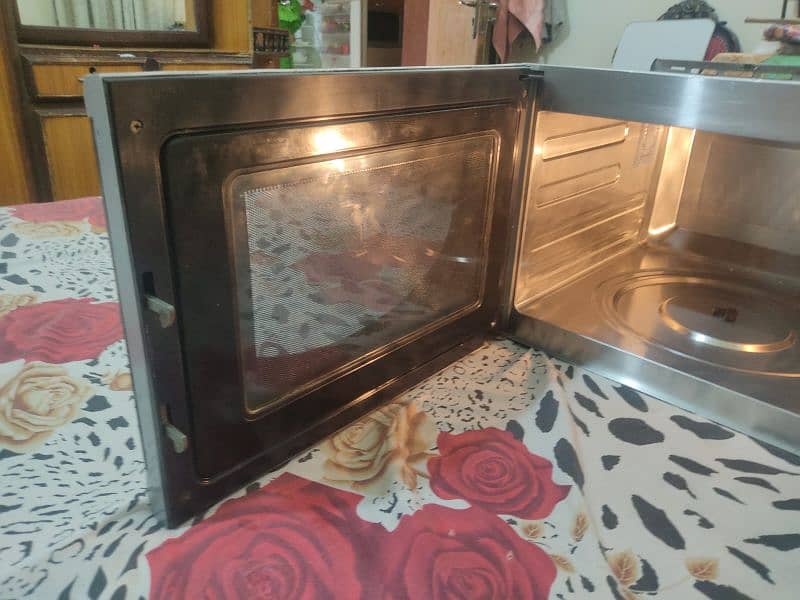 Microwave and Baking oven National Like new 4