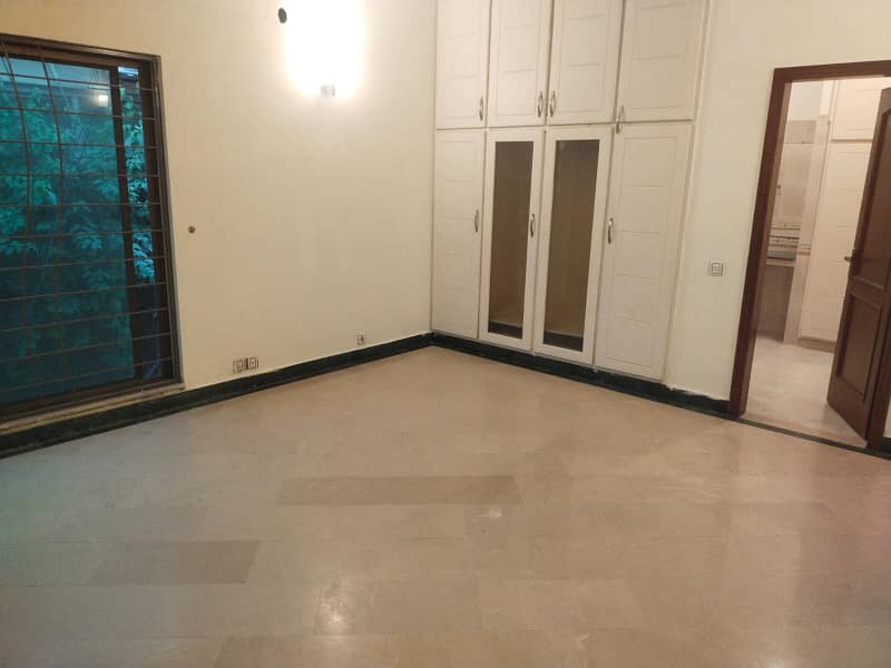 1 Kanal Upper Portion Very Neat & Clean Available For Rent In CC Block Phase 4 DHA Lahore 12