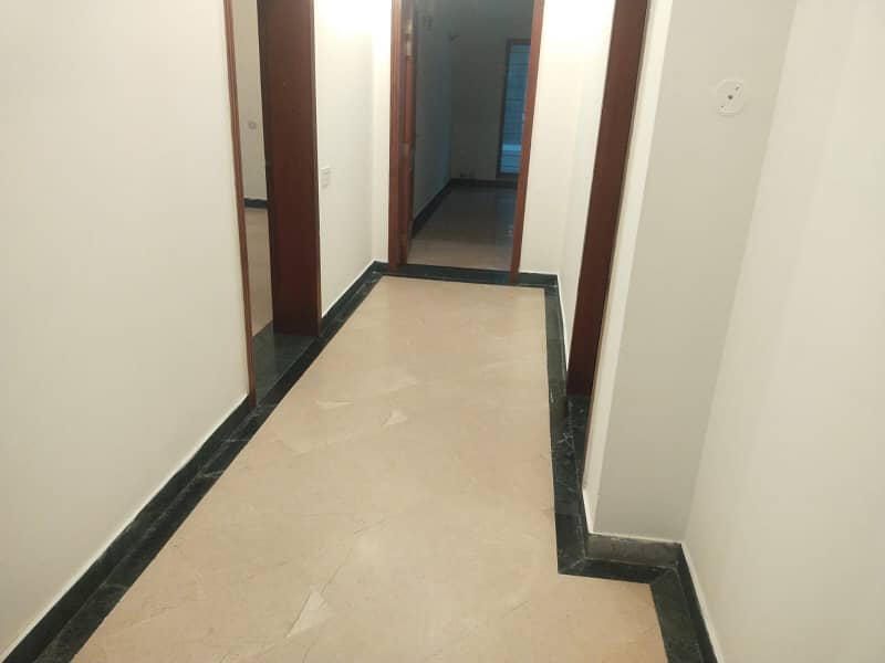 1 Kanal Upper Portion Very Neat & Clean Available For Rent In CC Block Phase 4 DHA Lahore 15