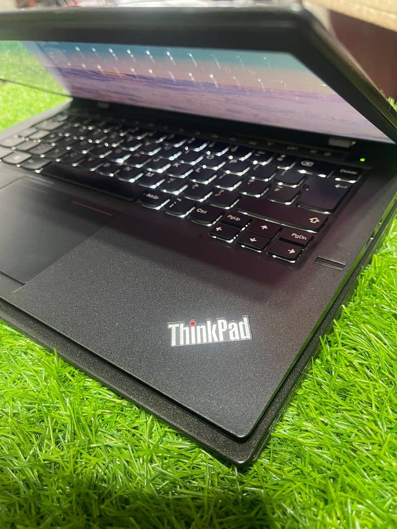 Lenovo Thinkpad X1 Carbon (0322-8832611) 2