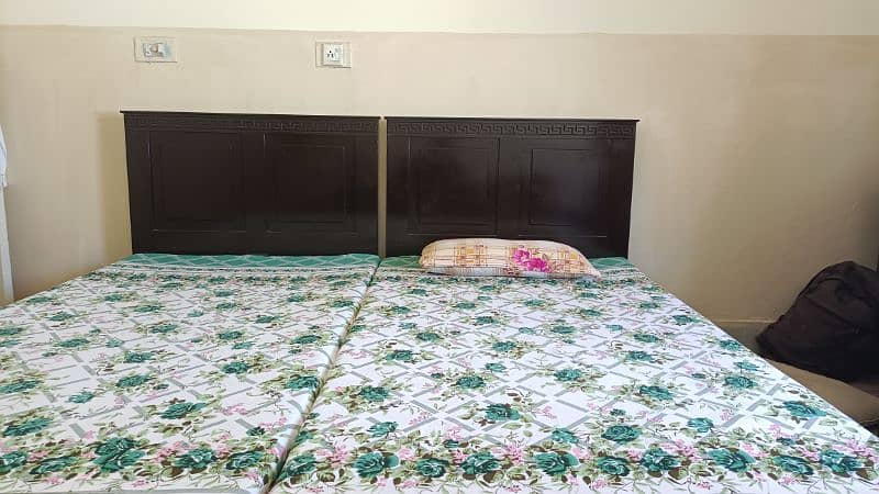 Two Single Beds for Sale 0