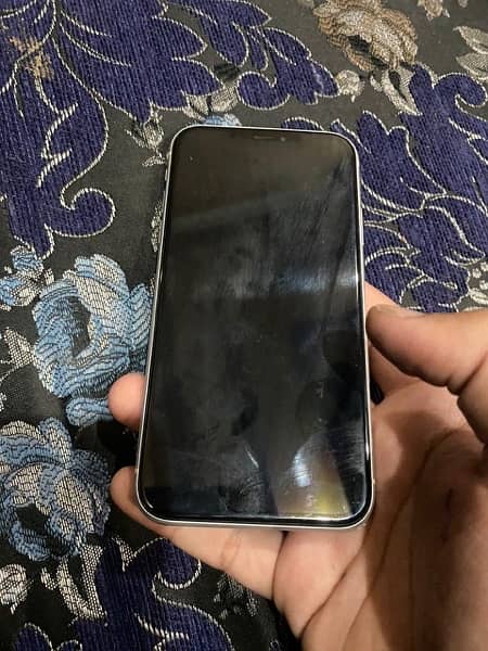 IPHONE XR 64gb jv condition 10/10 battery 82% 2