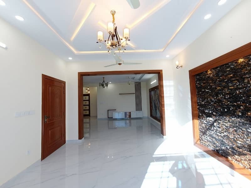 Main Double Road 10 Marla House For sale In The Perfect Location Of G-13/1 20
