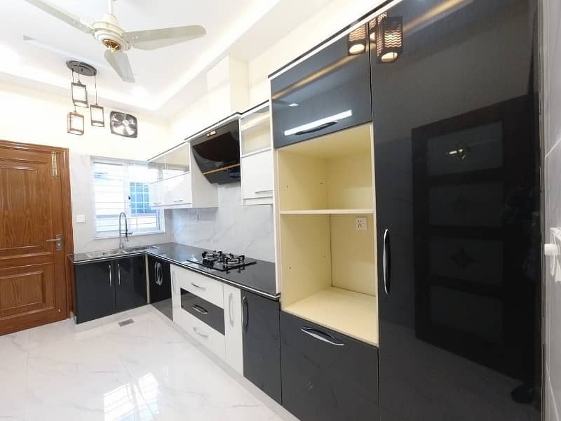 Main Double Road 10 Marla House For sale In The Perfect Location Of G-13/1 27