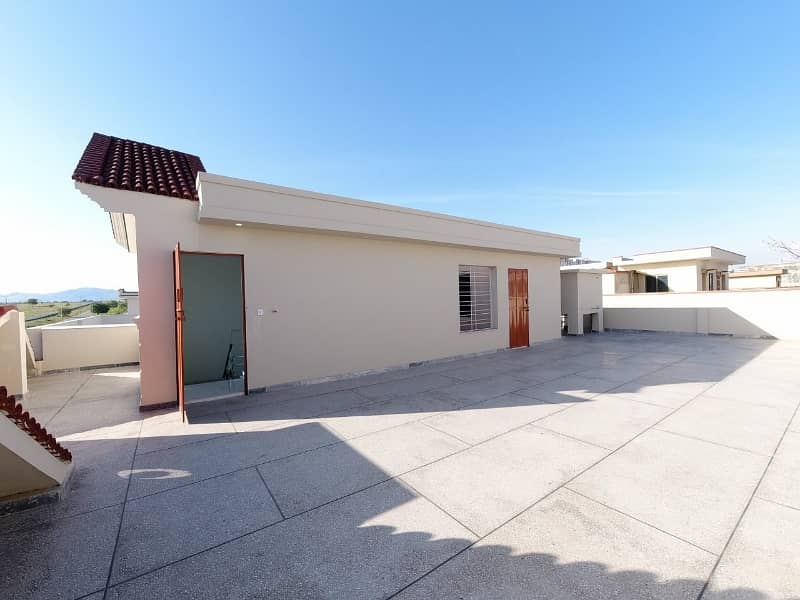 Main Double Road 10 Marla House For sale In The Perfect Location Of G-13/1 39