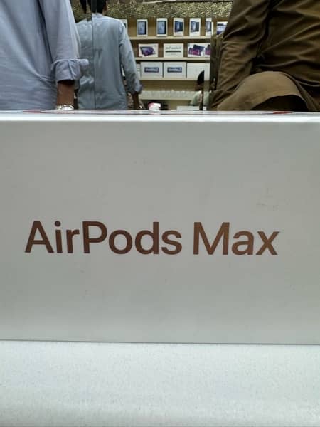 AirPod max 6
