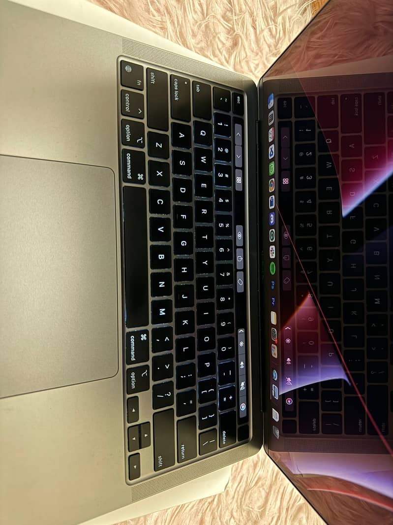 Macbook Pro M1 2020 13” 8/256 GB 7