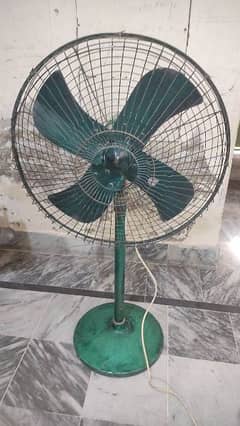 PEDESTAL FAN FOR SALE GOOD QUALITY AND RUNNING CONDITION