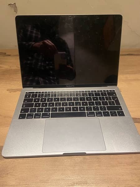 Macbook pro 2017 13 inch still avilable 3