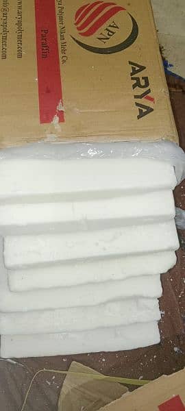 high quality pure refined paraffin wax at cheap rates. 1