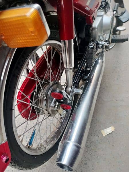 Honda cd 70 urgent sale total genuine condition  10 by 10  old is gold 4
