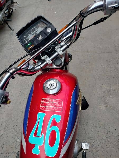 Honda cd 70 urgent sale total genuine condition  10 by 10  old is gold 11