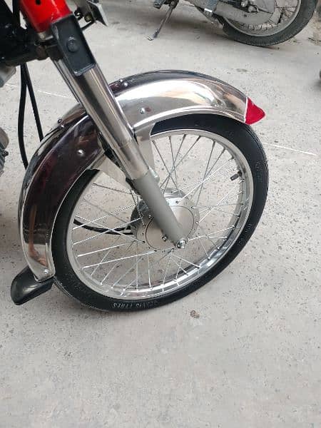 Honda cd 70 urgent sale total genuine condition  10 by 10  old is gold 12