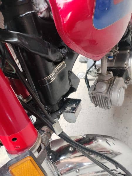 Honda cd 70 urgent sale total genuine condition  10 by 10  old is gold 19