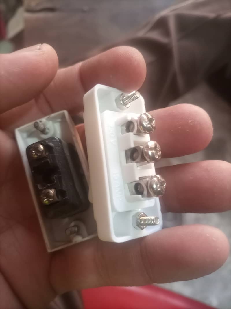 batton swtich socket plug elc 0