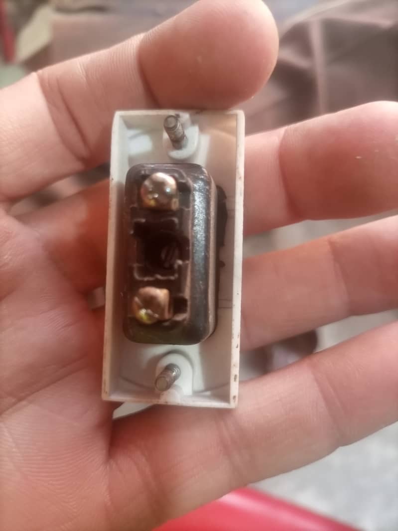 batton swtich socket plug elc 1