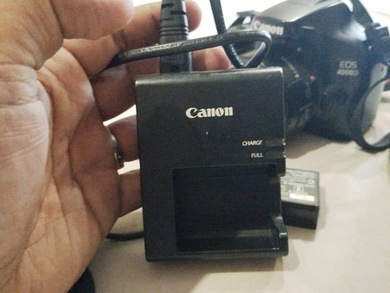 Canon EOS 4000D 4