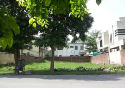 DHA PHASE-7, BLOCK R, ONE KANAL PLOT NO. R-284 FOR SALE