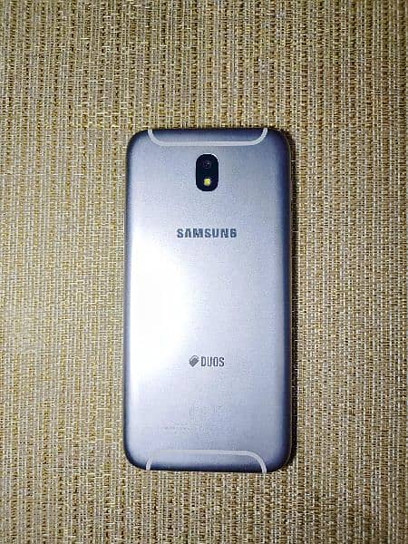 Samsung J7 Pro 1