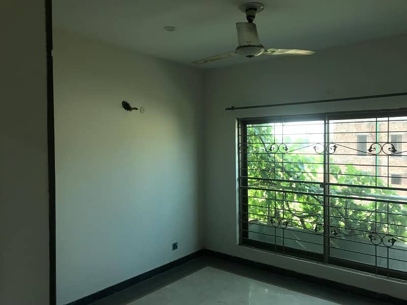 9 Marla Upper Portion available for Rent 12