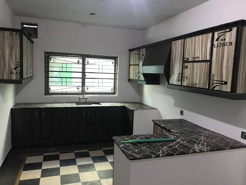 9 Marla Upper Portion available for Rent 14