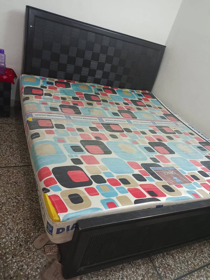 King size home used bed with 2 side tables plus metress 2