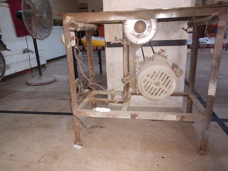 wood cutting machine 1