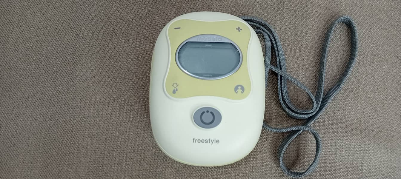 Medela Freestyle Double Electric Rechageable Breasts Pumps 3
