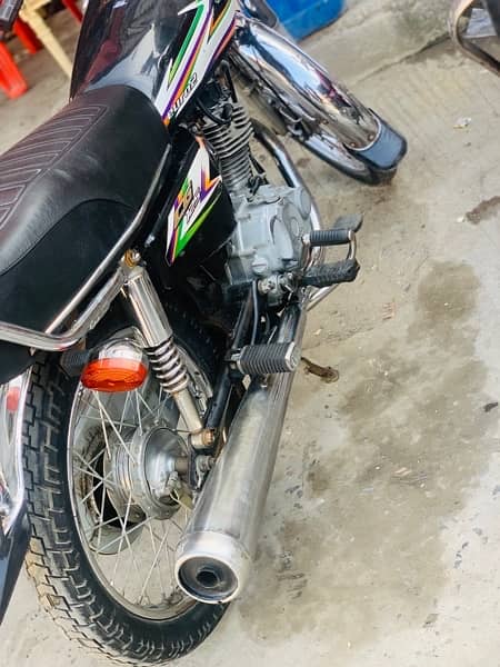 Honda CG 125 2015  for urgent sale read add  only call plz 2