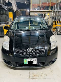 Toyota vitz black colour