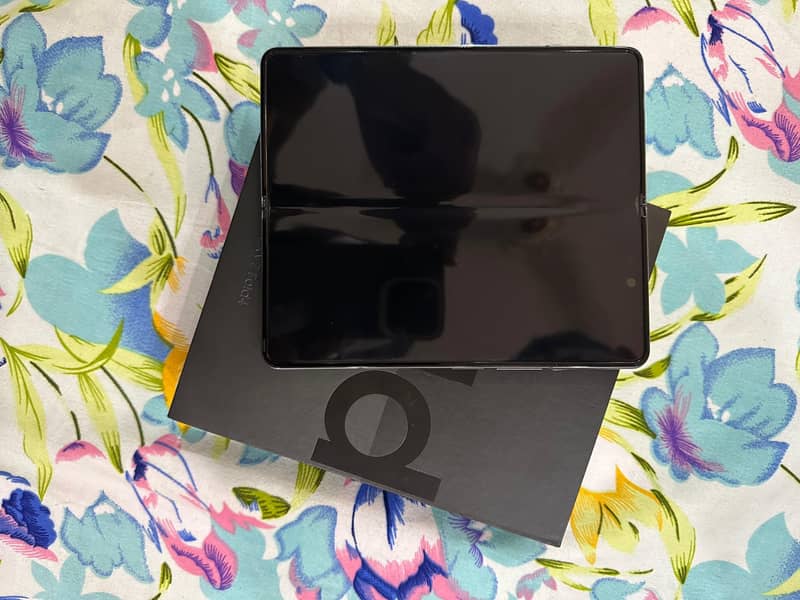 Samsung Galaxy Z Fold4  | 12/512GB | With Box And Cable 5