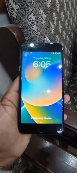 iPhone8+ 10/10 condition with box 1