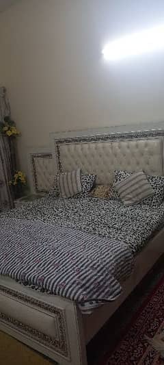 Good condition king size bed with side tables and dressing table
