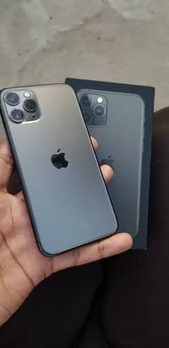 iPhone 11 pro (with box)