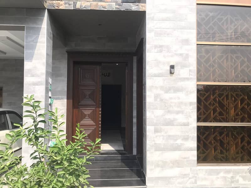 10 Marla Double Story House Available For Sale 10