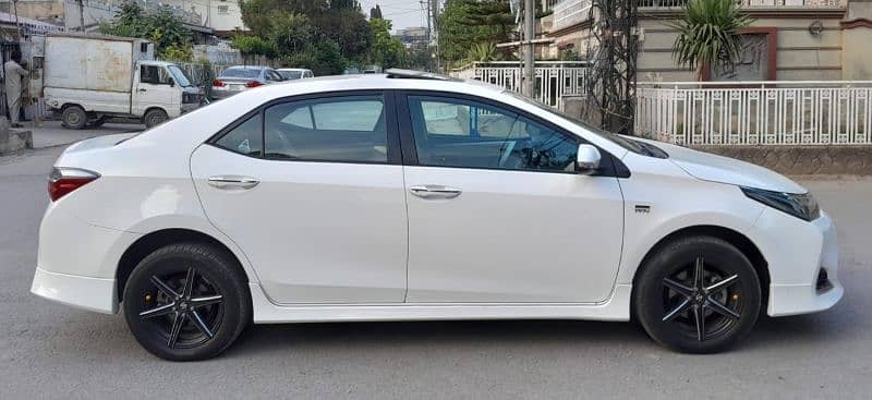 Toyota Corolla Altis 2022 1.6 SPecial Edition 6