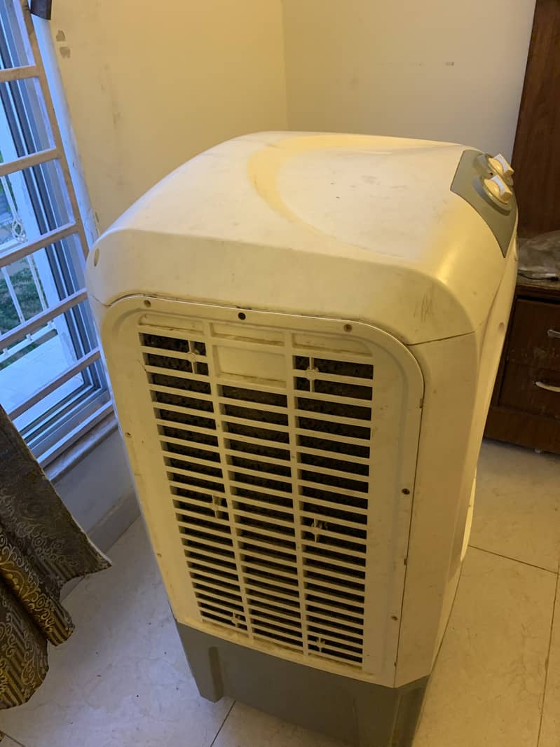Air cooler condition 10/8 all three motor are working full size air co 0
