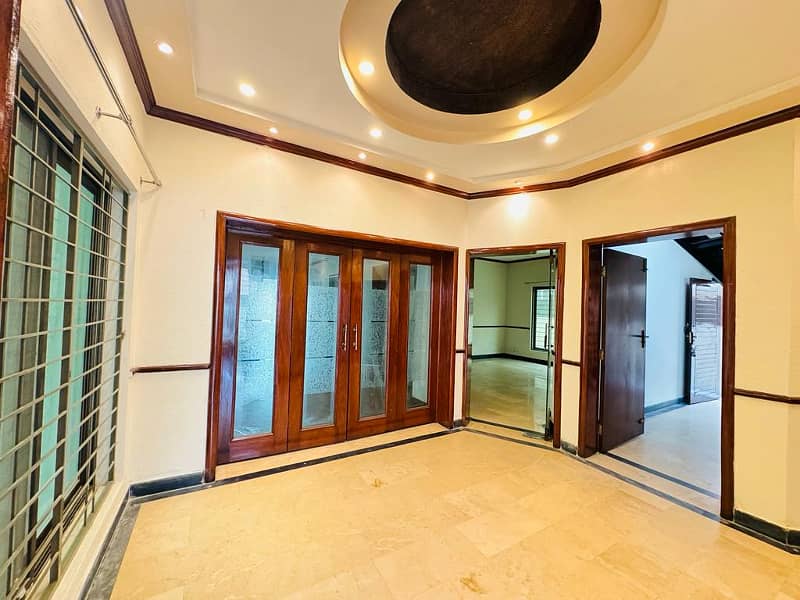 1 Kanal Upper Portion Available For Rent In DHA Phase 4 9