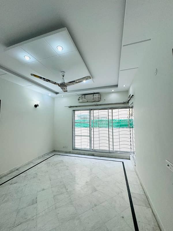 1 Kanal Upper Portion Available For Rent In DHA Phase 4 23