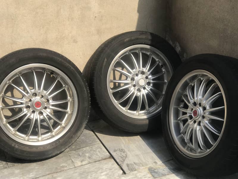 Alloy wheels 17'' with low profile tires 17