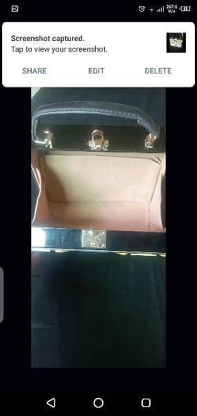 a very nice hand bag for women's condition 10/10 1