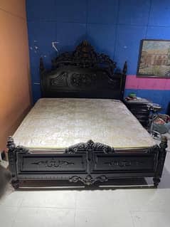 bed (Queen bed)