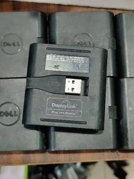 Dell 4k display Type C and USB 3.0 travel hub 1