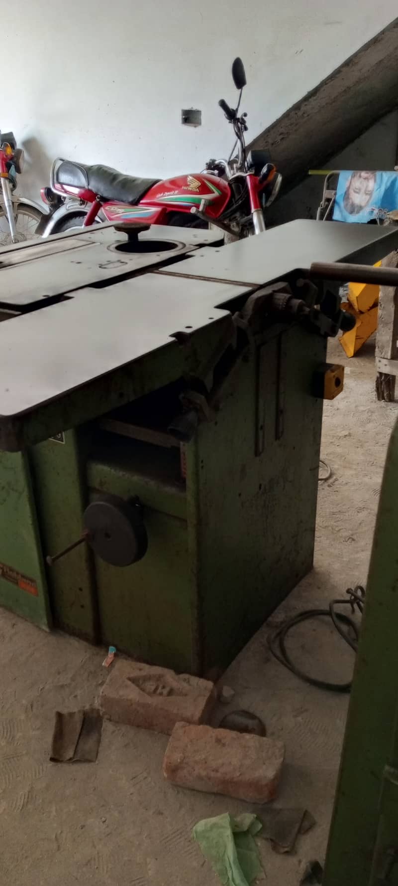 Used and super old wood cutting machines for sale 5