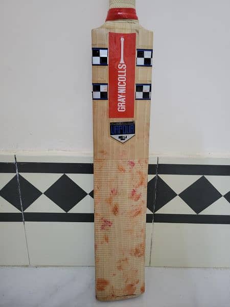 100% English Willow cricket bat 2.7Lbs 2