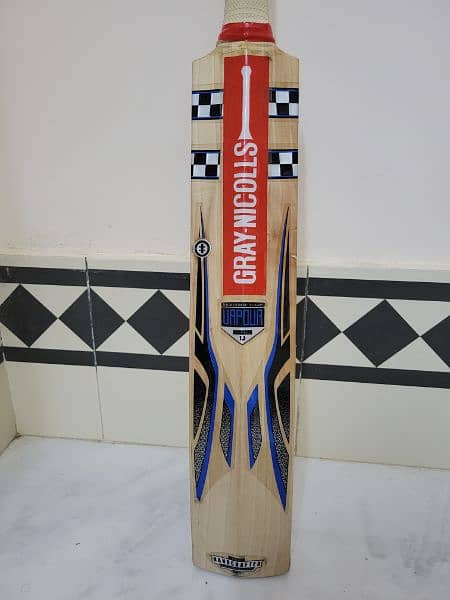 100% English Willow cricket bat 2.7Lbs 4