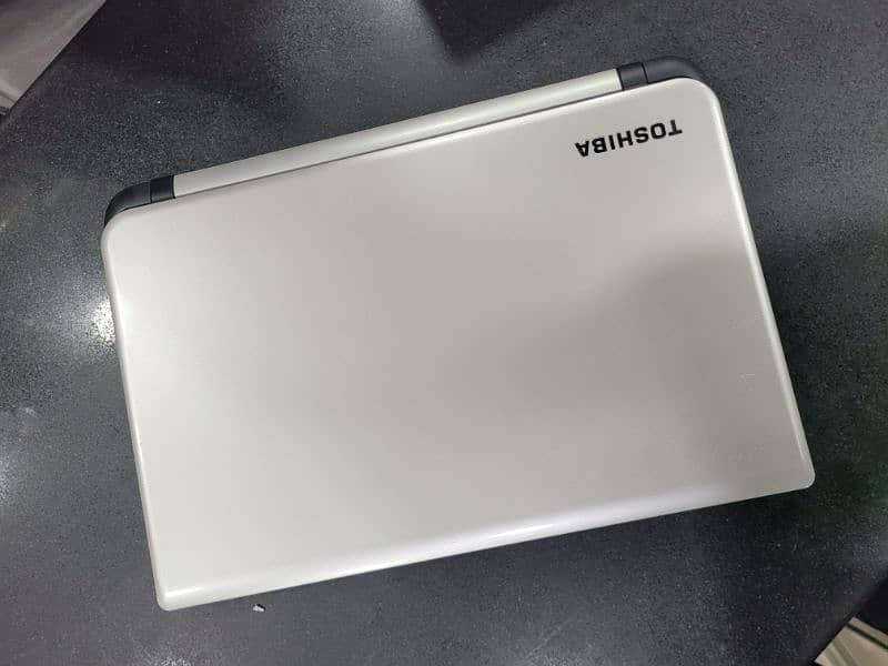 Toshiba Satellite L50-b Laptop - Intel Core i7 0